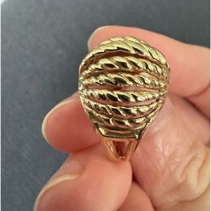 Gold ring, size 4.75